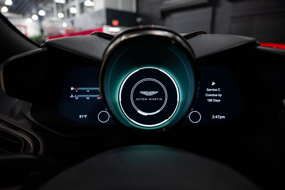 2021 Aston Martin DBS
