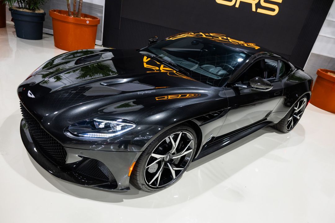2021 Aston Martin DBS