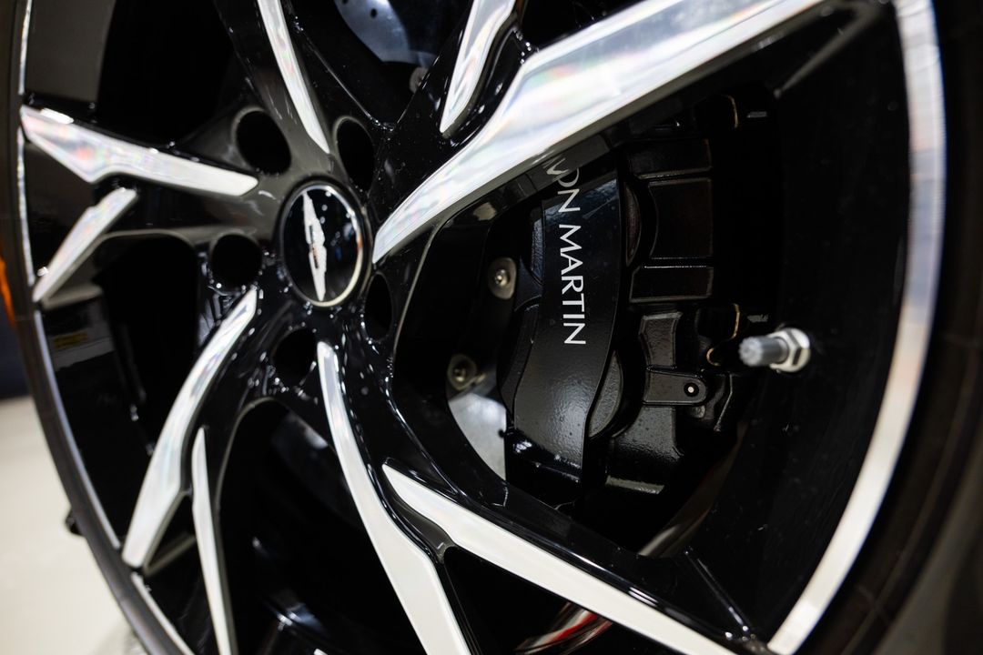 2021 Aston Martin DBS