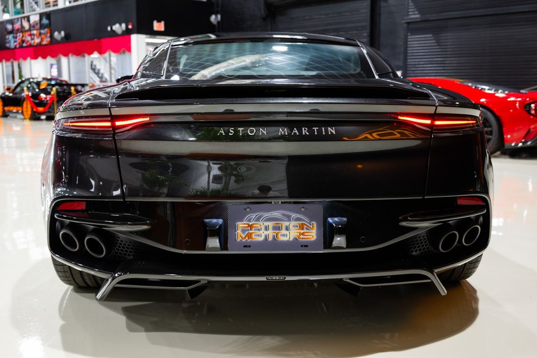 2021 Aston Martin DBS