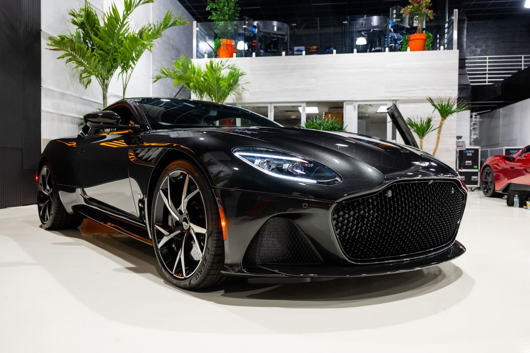 2021 Aston Martin DBS