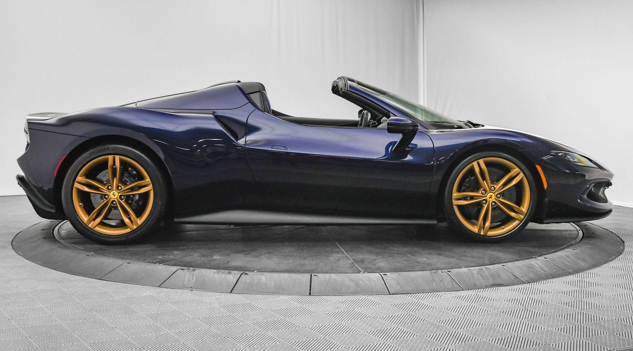 2025 Ferrari 296 GTS