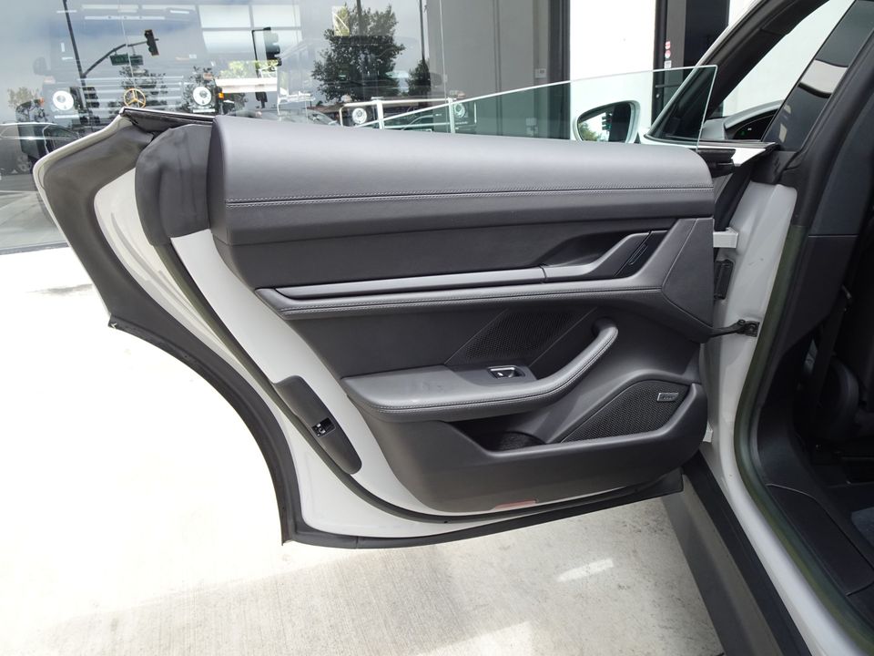 2022 Porsche Taycan