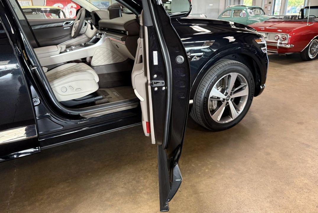 2023 Genesis GV80