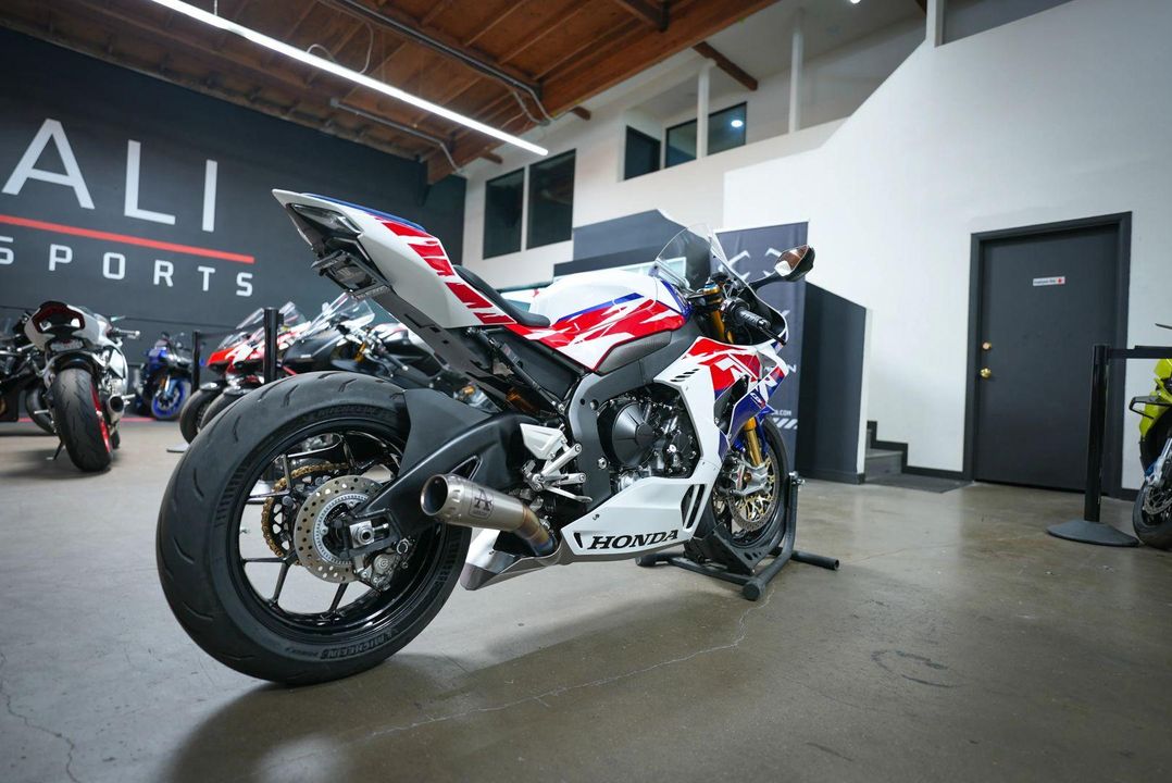 2023 Honda CBR1000RR- R Fireblade SP
