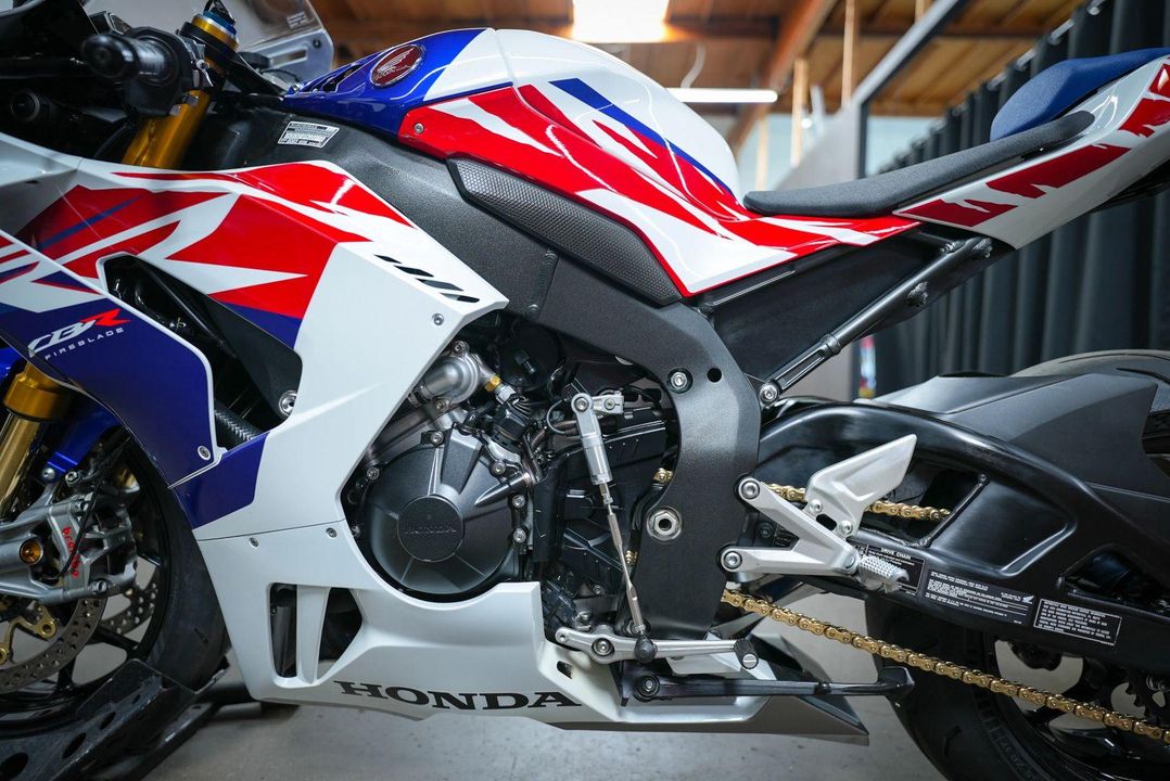 2023 Honda CBR1000RR- R Fireblade SP