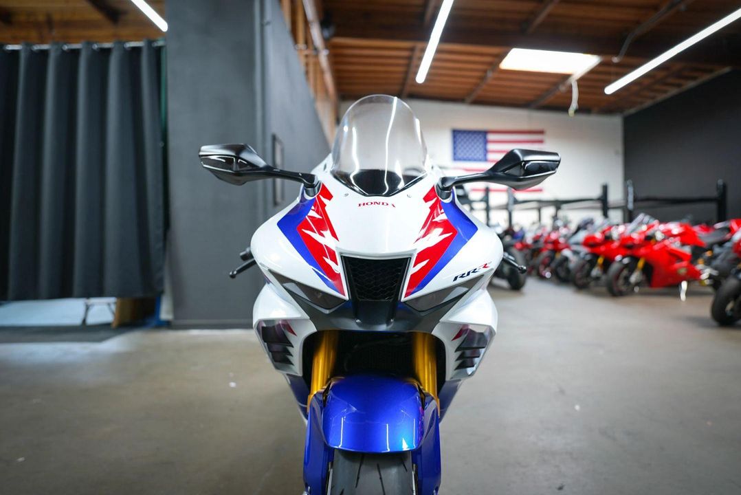2023 Honda CBR1000RR- R Fireblade SP