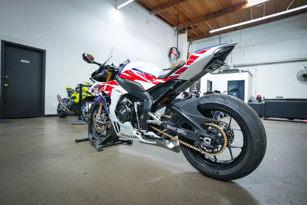 2023 Honda CBR1000RR- R Fireblade SP