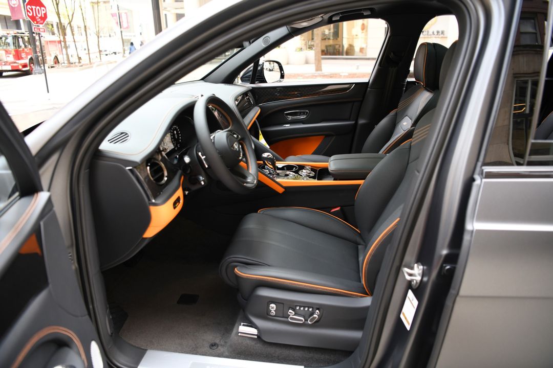 2025 Bentley Bentayga