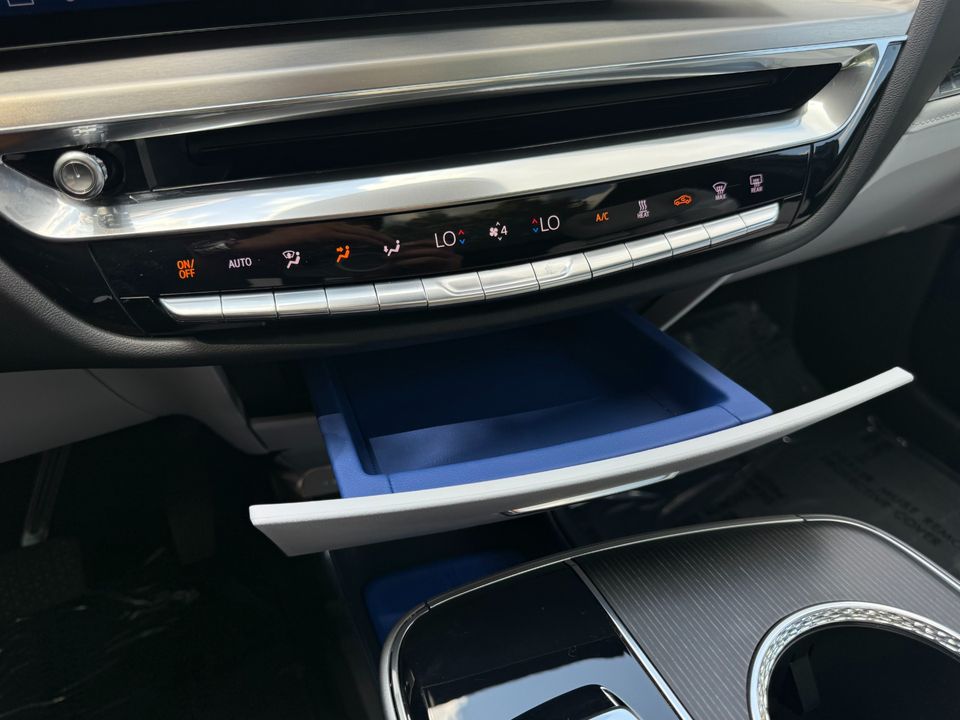 2024 Cadillac LYRIQ