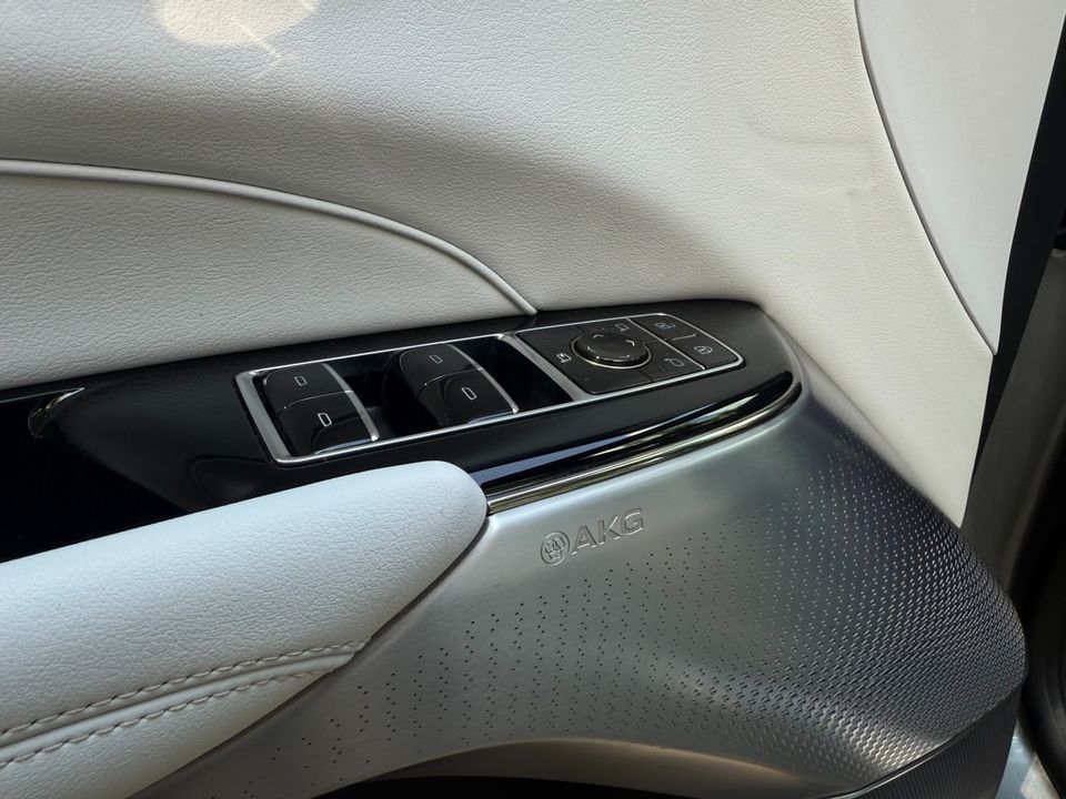 2024 Cadillac LYRIQ
