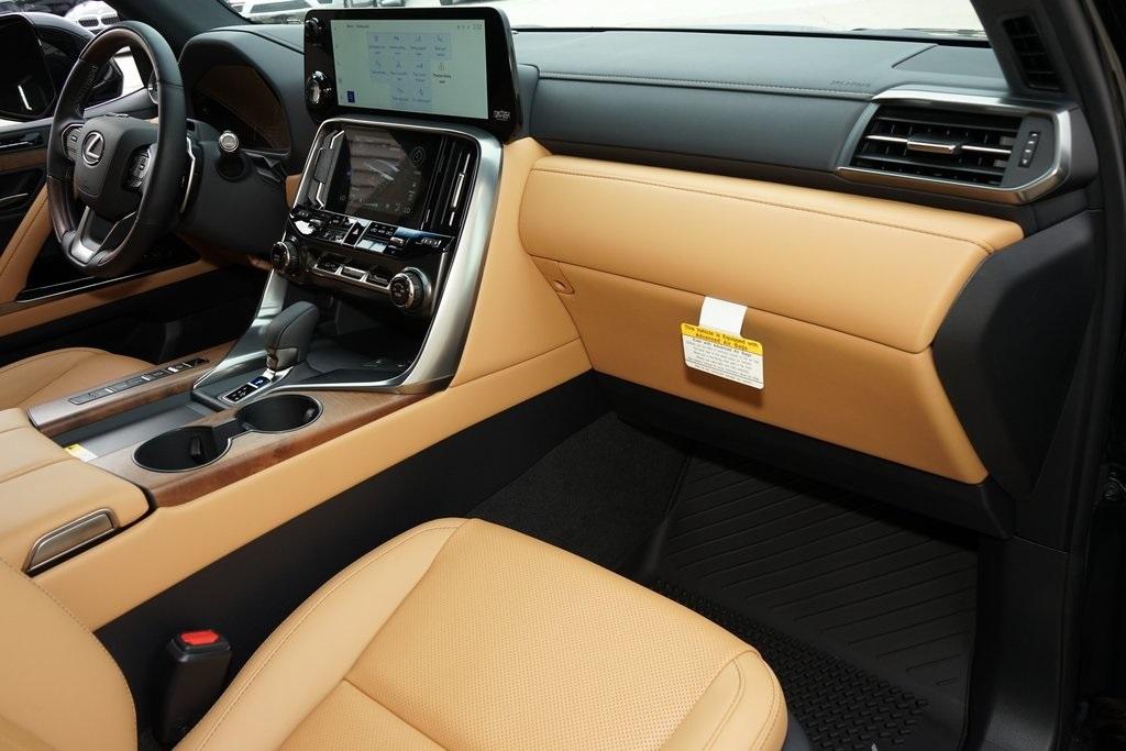 2025 Lexus LX 700H