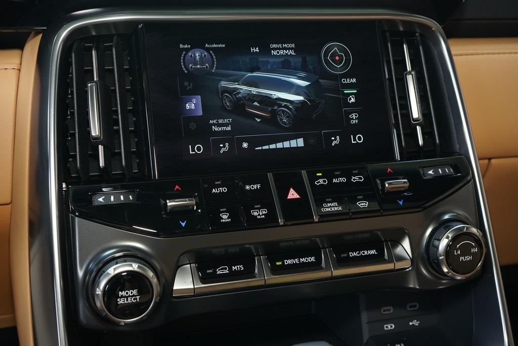 2025 Lexus LX 700H