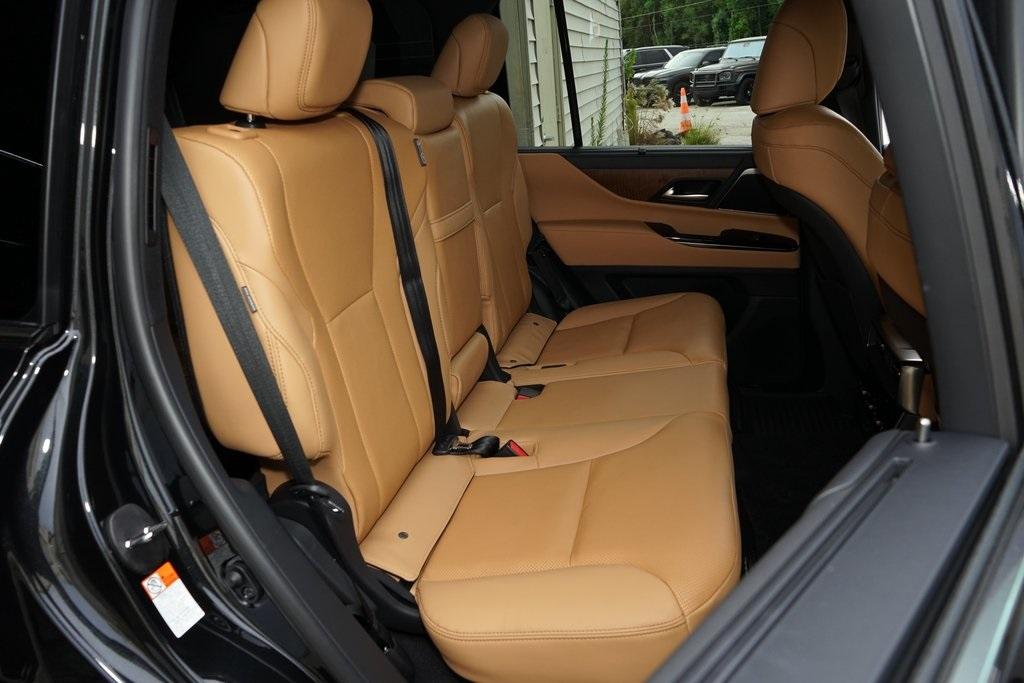 2025 Lexus LX 700H