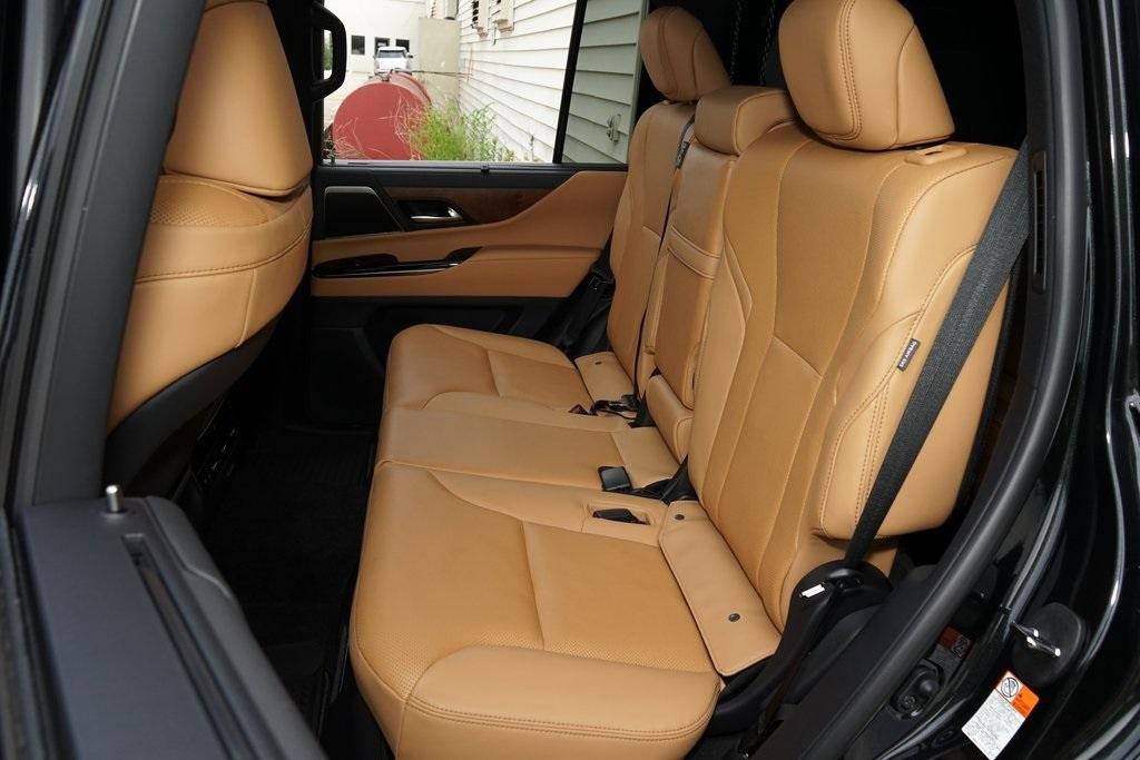 2025 Lexus LX 700H