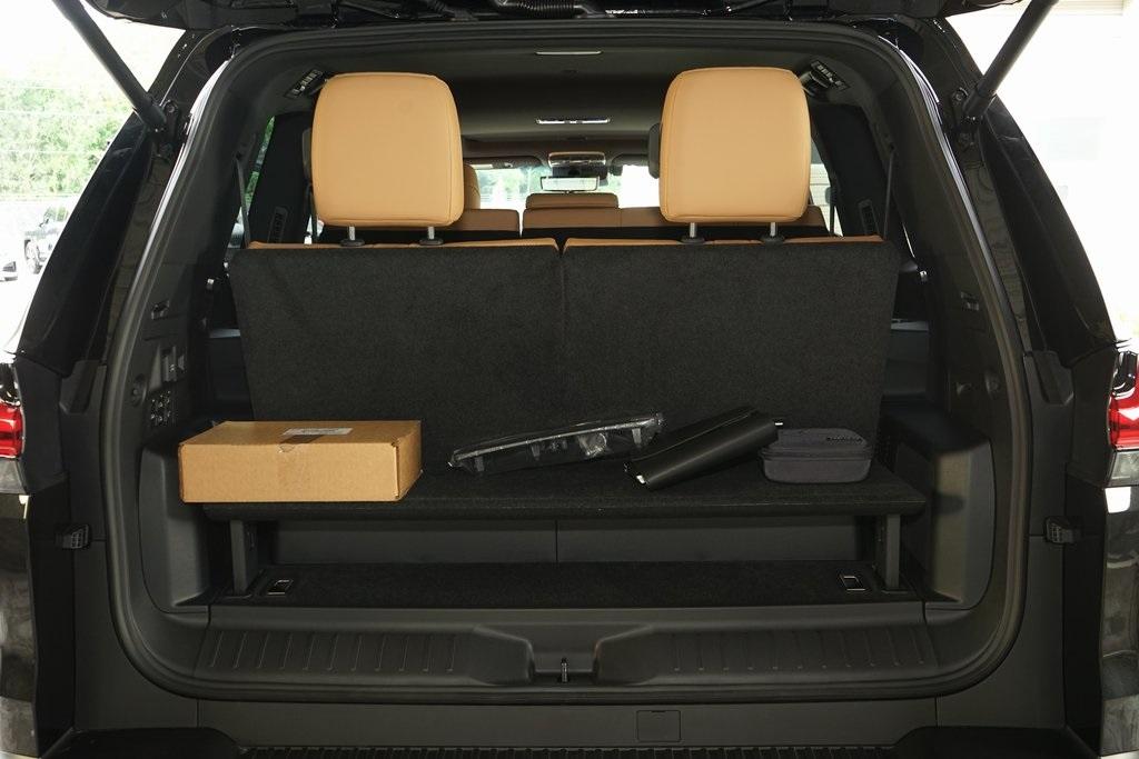 2025 Lexus LX 700H