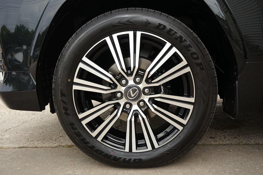 2025 Lexus LX 700H