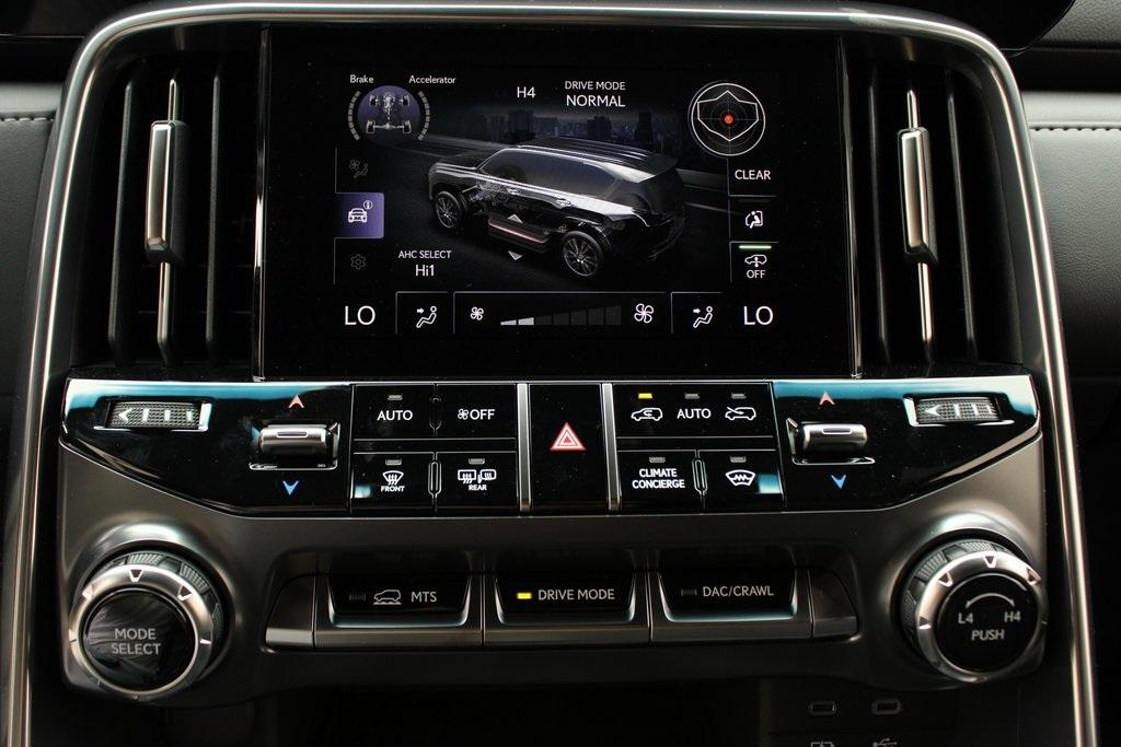 2025 Lexus LX 700H