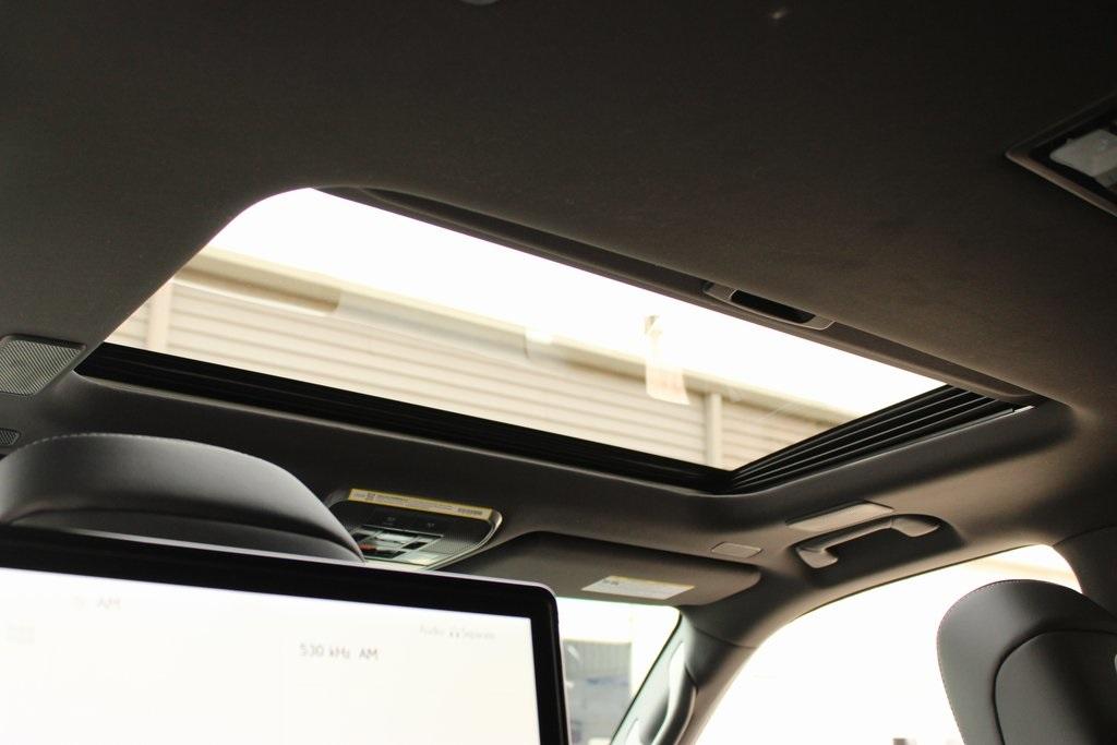 2025 Lexus LX 700H