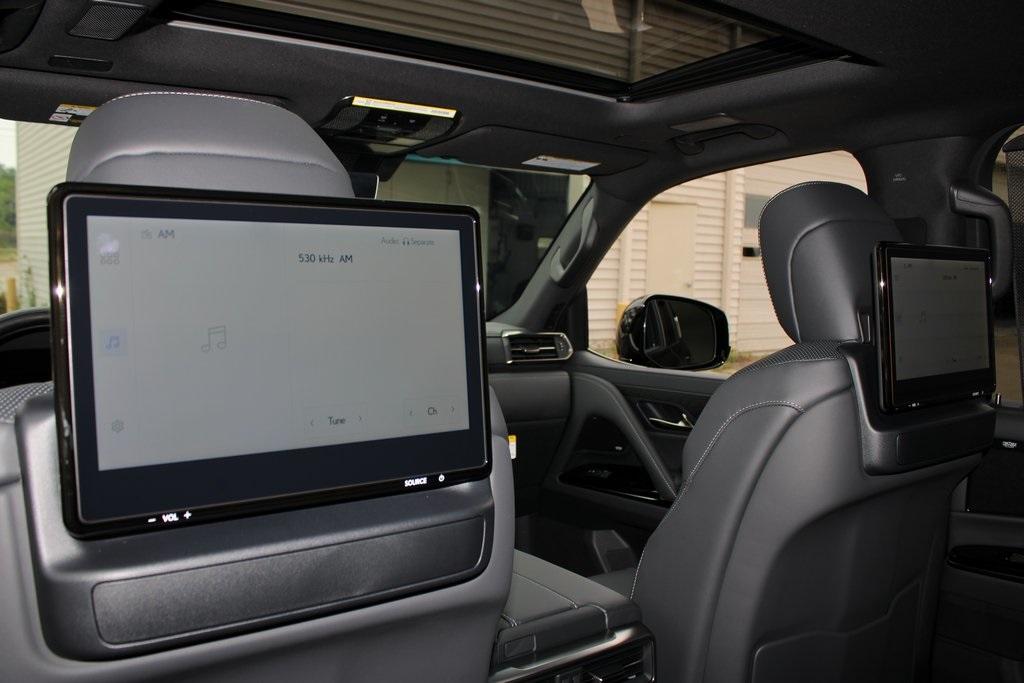 2025 Lexus LX 700H