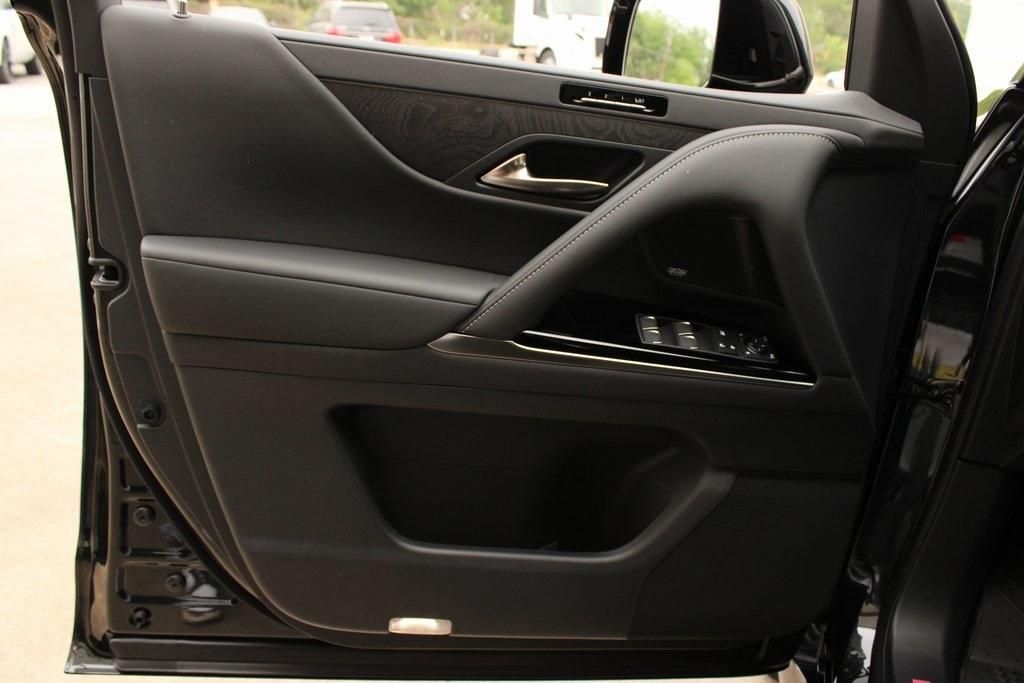 2025 Lexus LX 700H