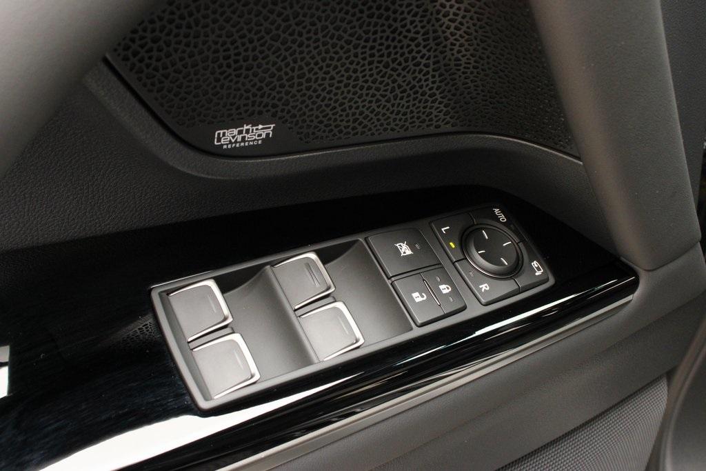 2025 Lexus LX 700H