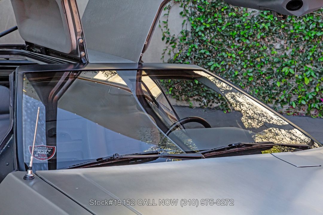 1981 DeLorean DMC-12