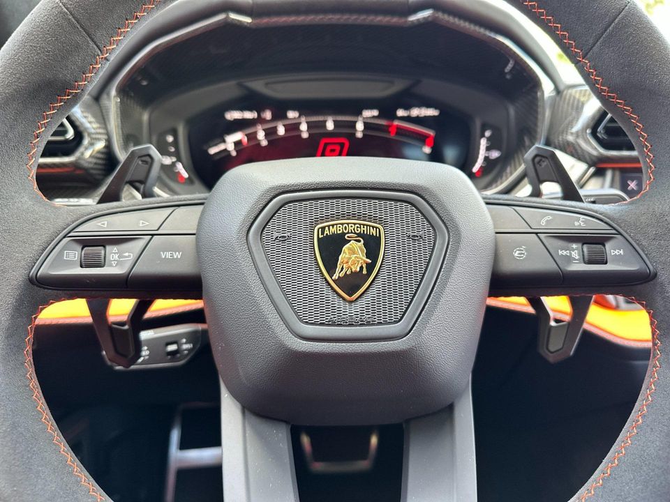 2025 Lamborghini Urus