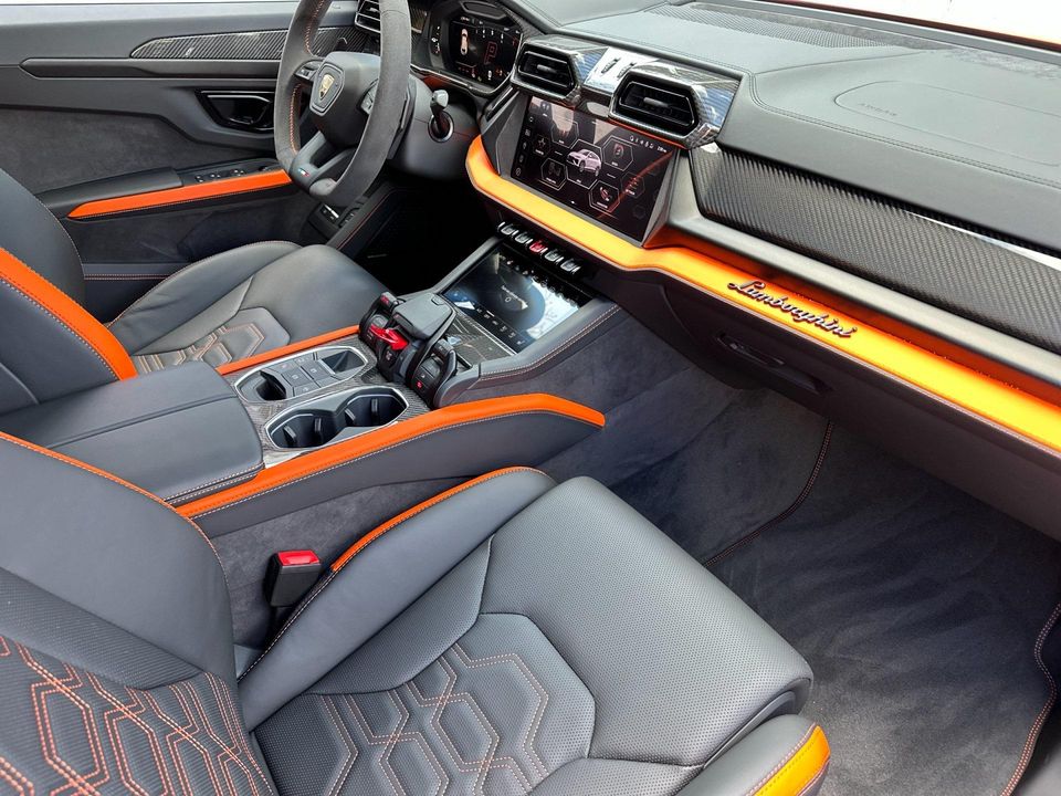 2025 Lamborghini Urus
