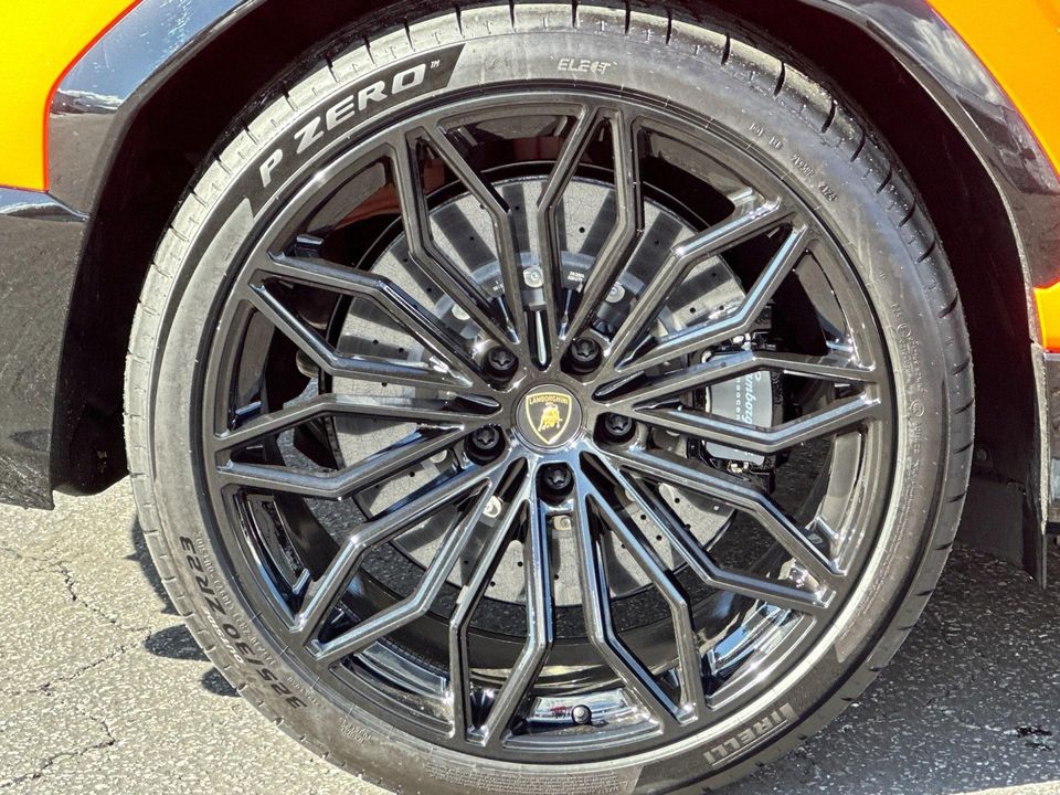 2025 Lamborghini Urus