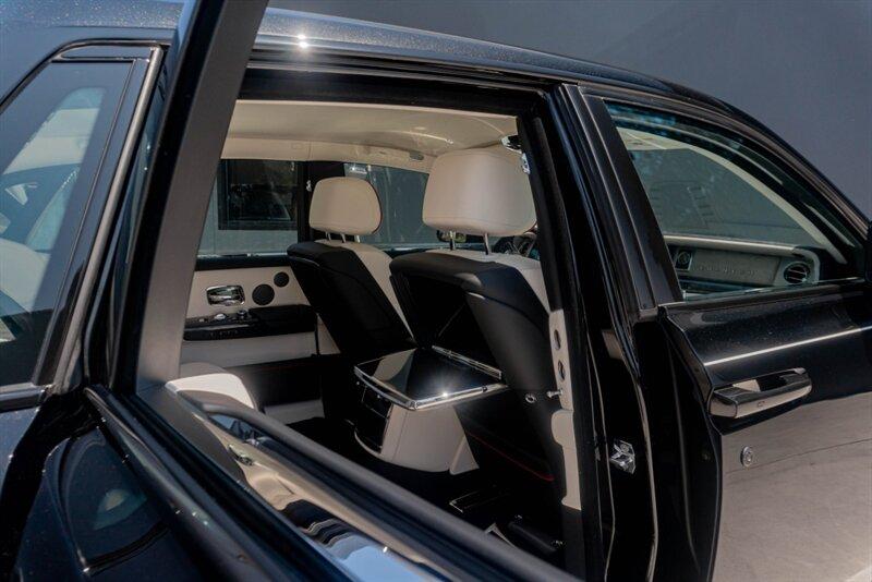 2024 Rolls-Royce Phantom