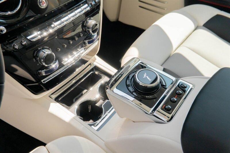 2024 Rolls-Royce Phantom