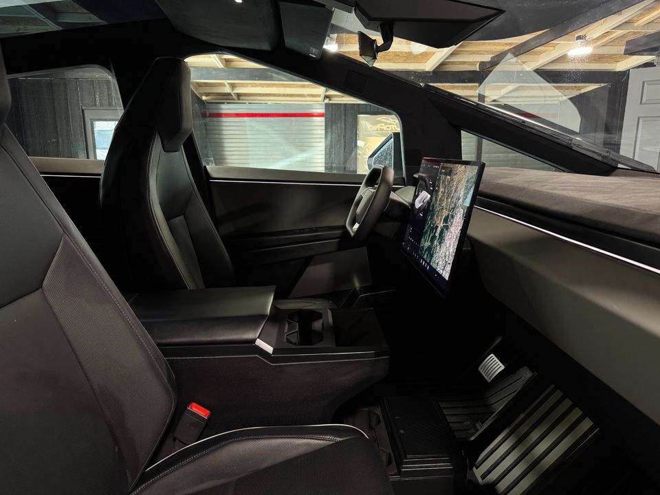 2024 Tesla Cybertruck