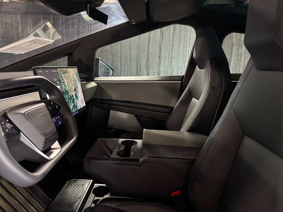 2024 Tesla Cybertruck
