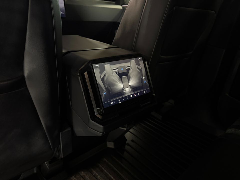 2024 Tesla Cybertruck