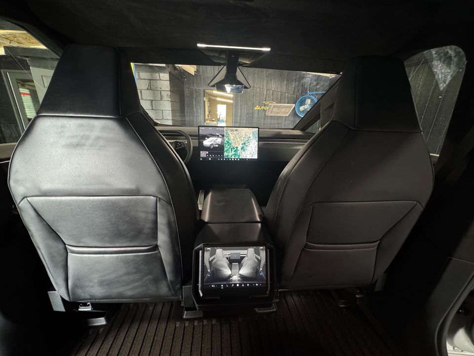 2024 Tesla Cybertruck