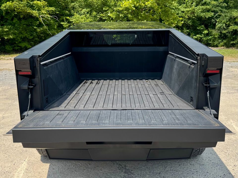 2024 Tesla Cybertruck