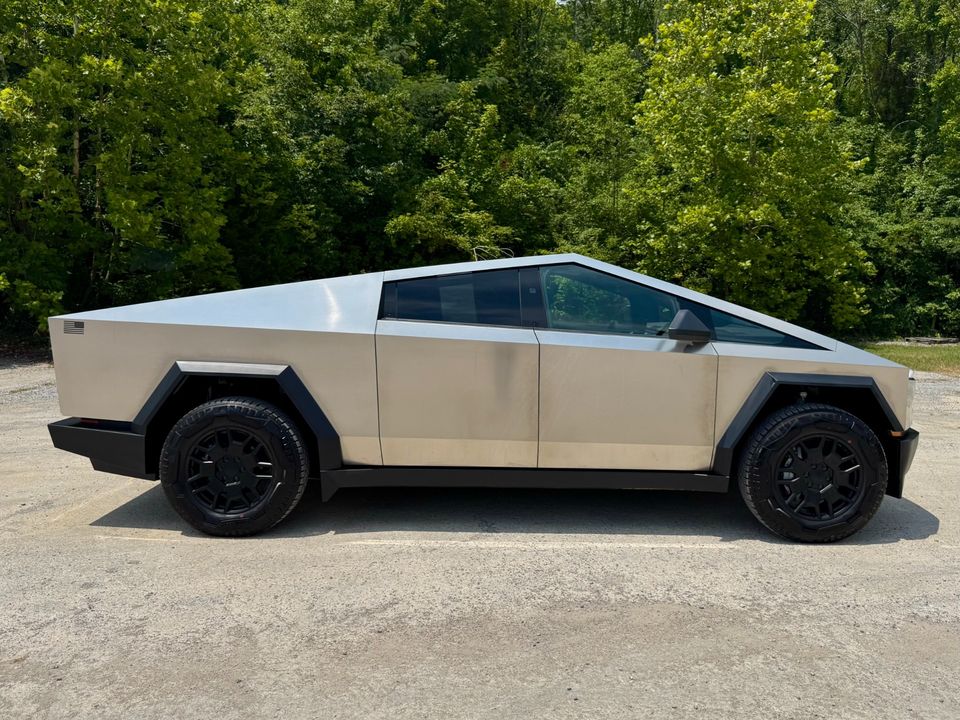 2024 Tesla Cybertruck