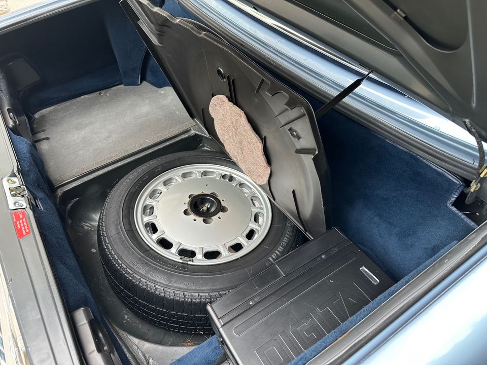 1986 Mercedes-Benz 560SL