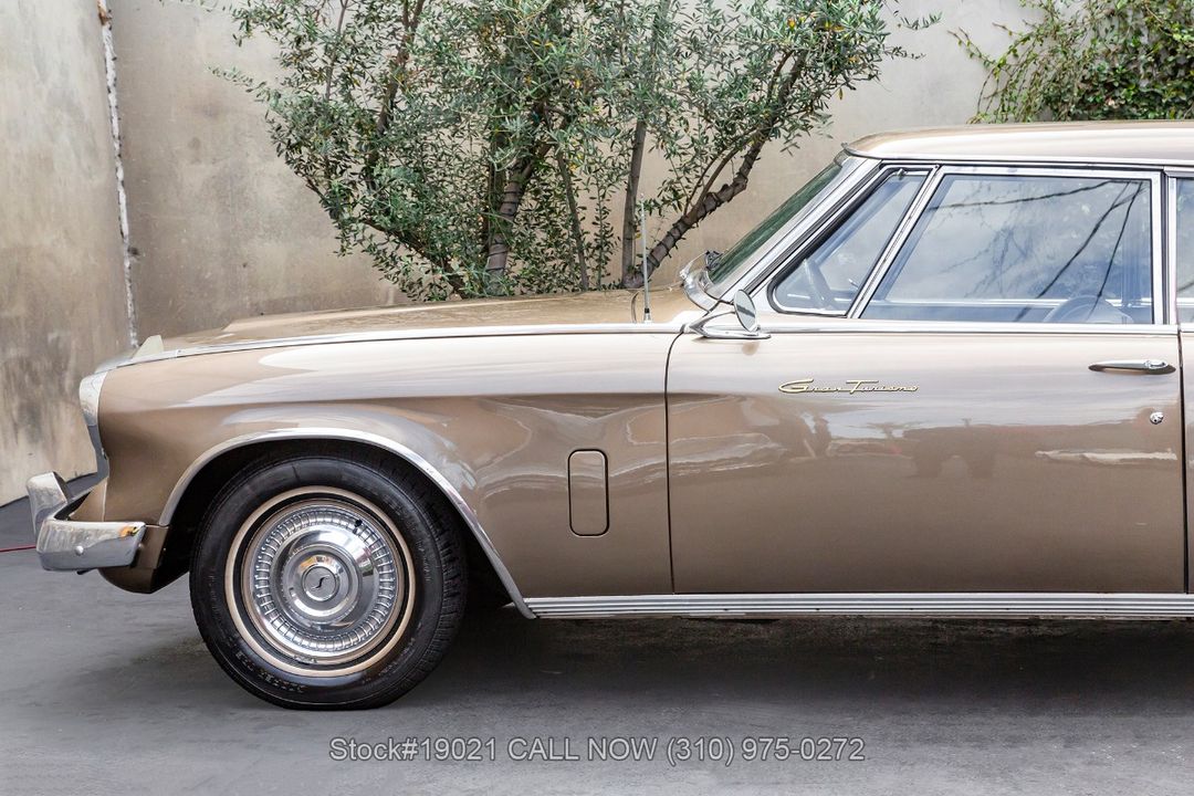 1962 Studebaker Gran Turismo Hawk