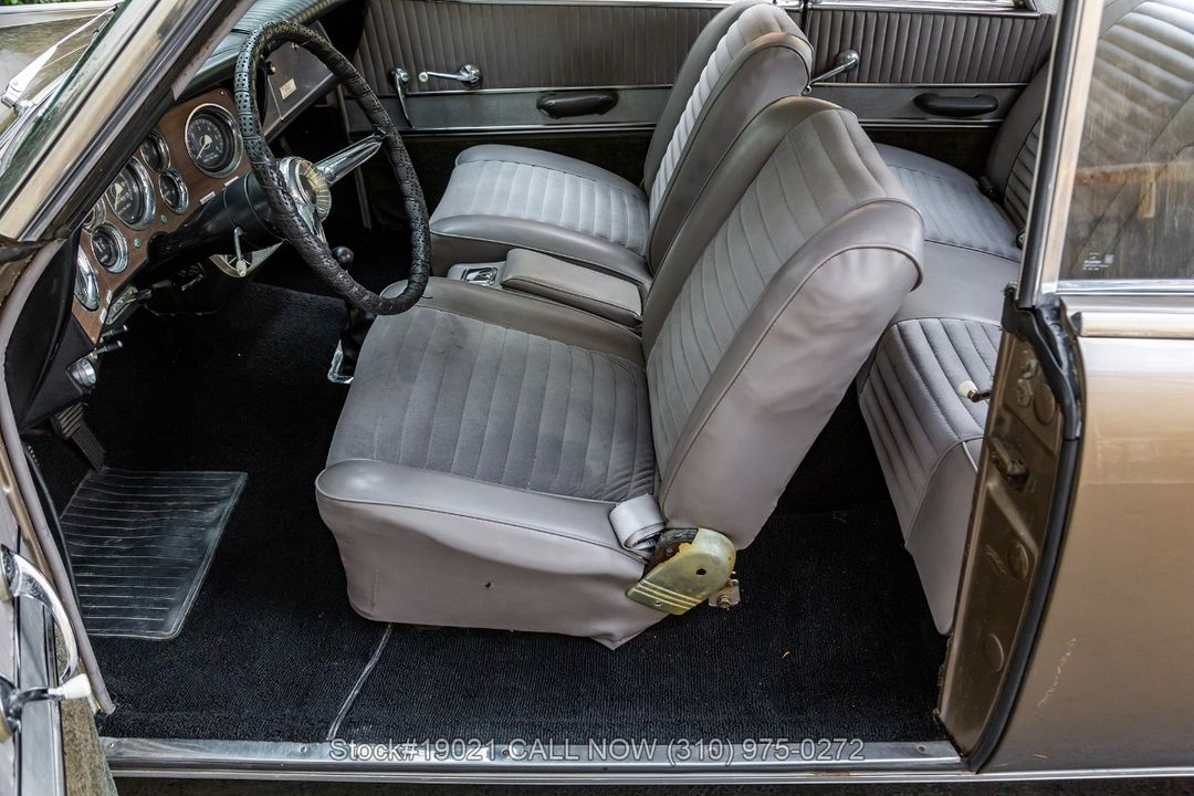1962 Studebaker Gran Turismo Hawk