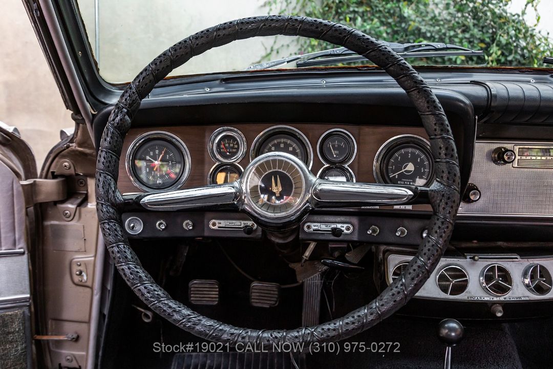 1962 Studebaker Gran Turismo Hawk