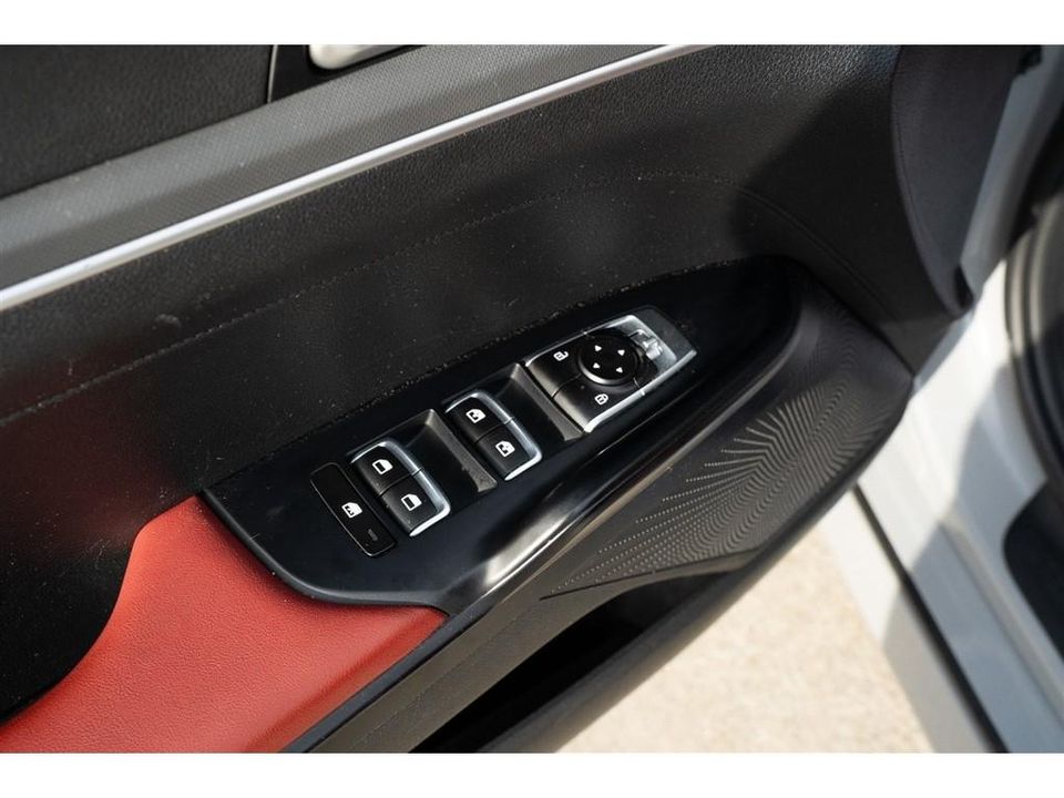 2022 Kia K5