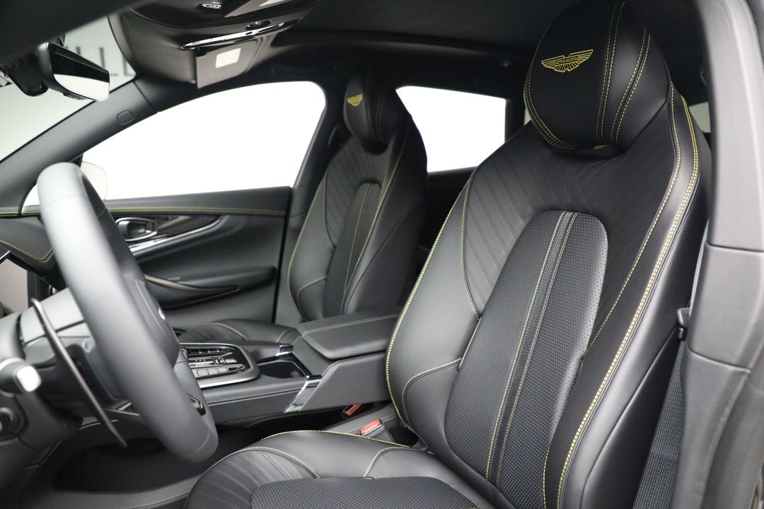 2026 Aston Martin DBX