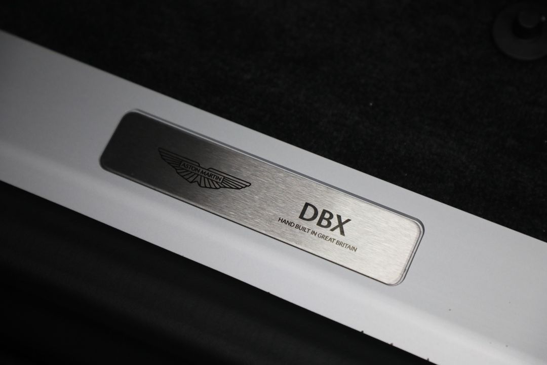 2026 Aston Martin DBX