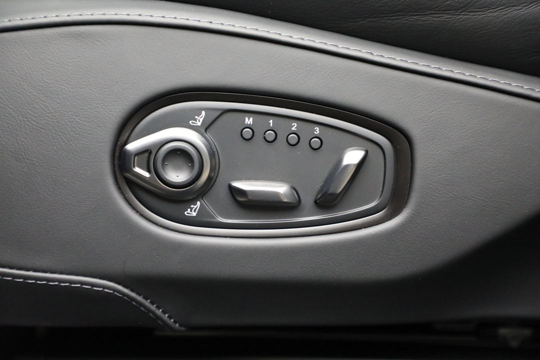 2026 Aston Martin DBX