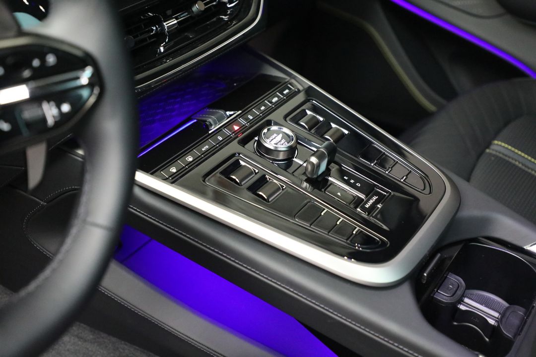 2026 Aston Martin DBX