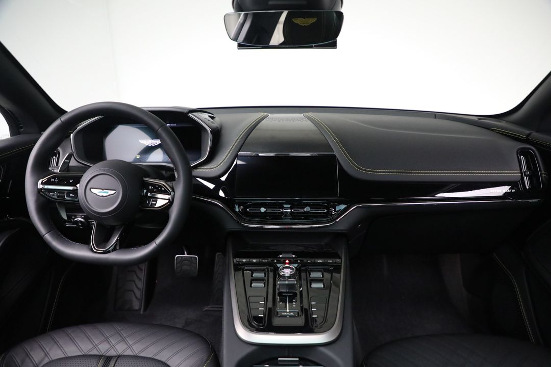 2026 Aston Martin DBX