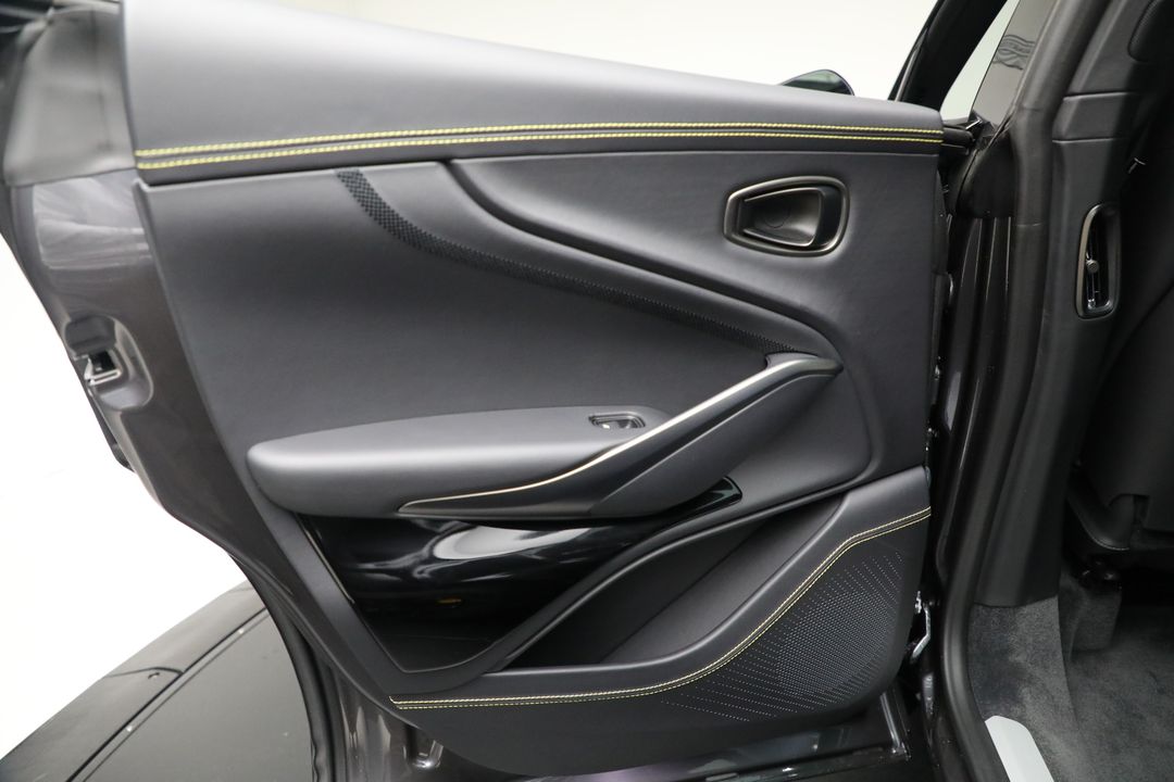 2026 Aston Martin DBX