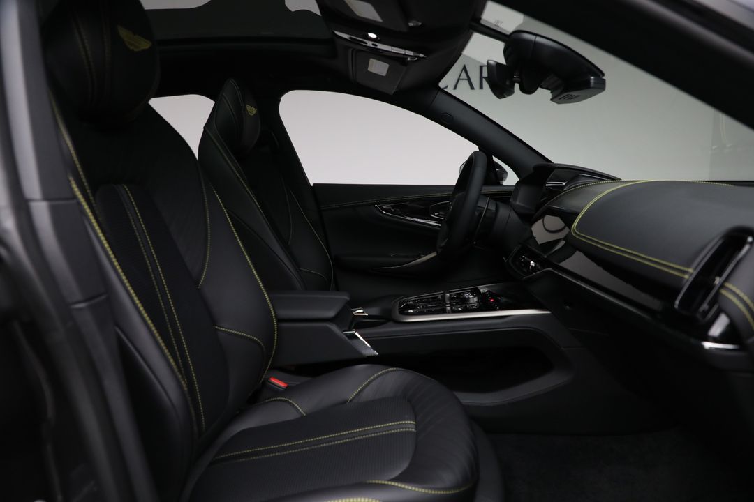 2026 Aston Martin DBX